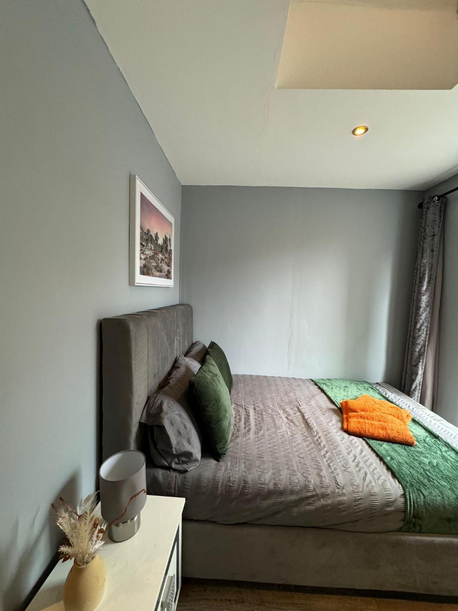 2 Bedroom Flat In Euston 2 Mins Away From Station, No Lift London Eksteriør billede