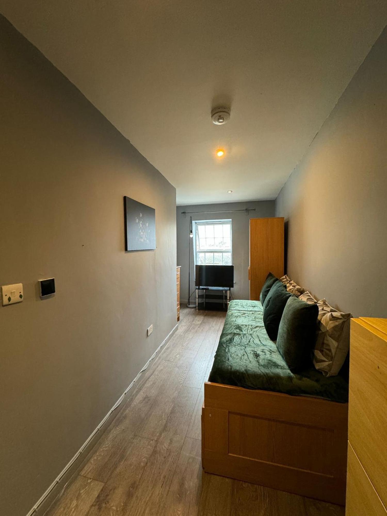 2 Bedroom Flat In Euston 2 Mins Away From Station, No Lift London Eksteriør billede