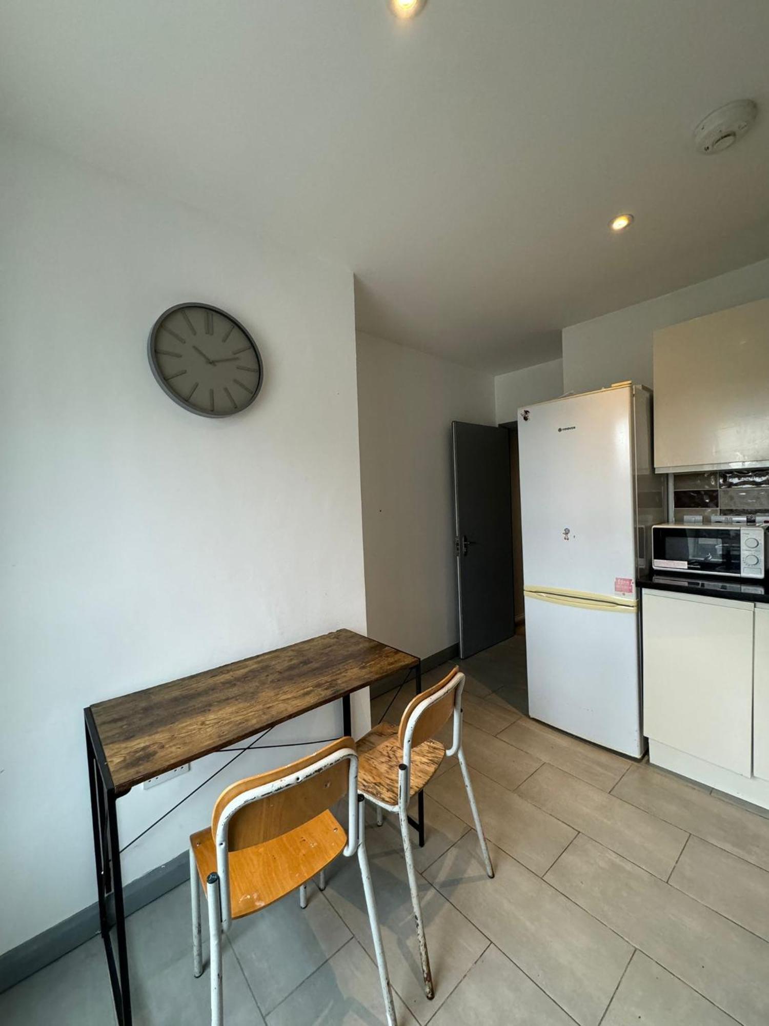 2 Bedroom Flat In Euston 2 Mins Away From Station, No Lift London Eksteriør billede