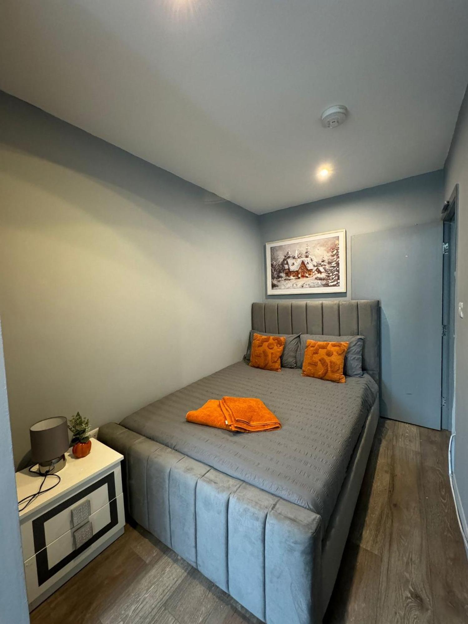 2 Bedroom Flat In Euston 2 Mins Away From Station, No Lift London Eksteriør billede